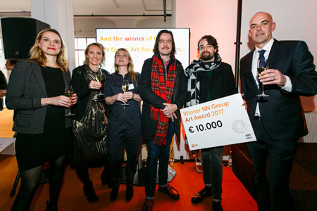 
        Florian and Michael Quistrebert (2nd and 3rd from right) accepted the award and cheque from Fons Hof, Director of Art Rotterdam (far right) and Fleur Hudig, Head of Corporate Citizenship at NN Group (2nd from left).
      