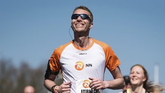 Bram Berkien running during a marathon